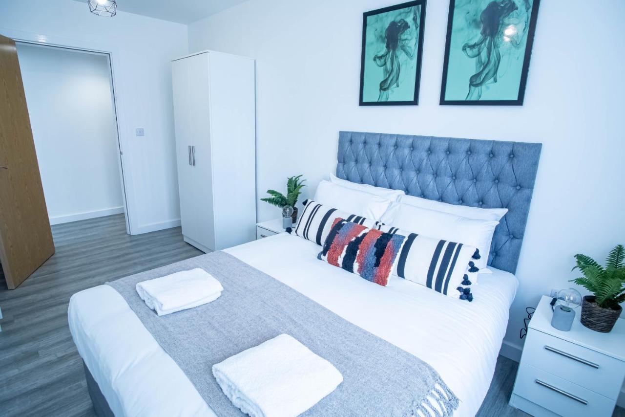 Luxury Apartments Available Next To Train Station - The Wallgate Apartments Wigan - Free Parking Экстерьер фото