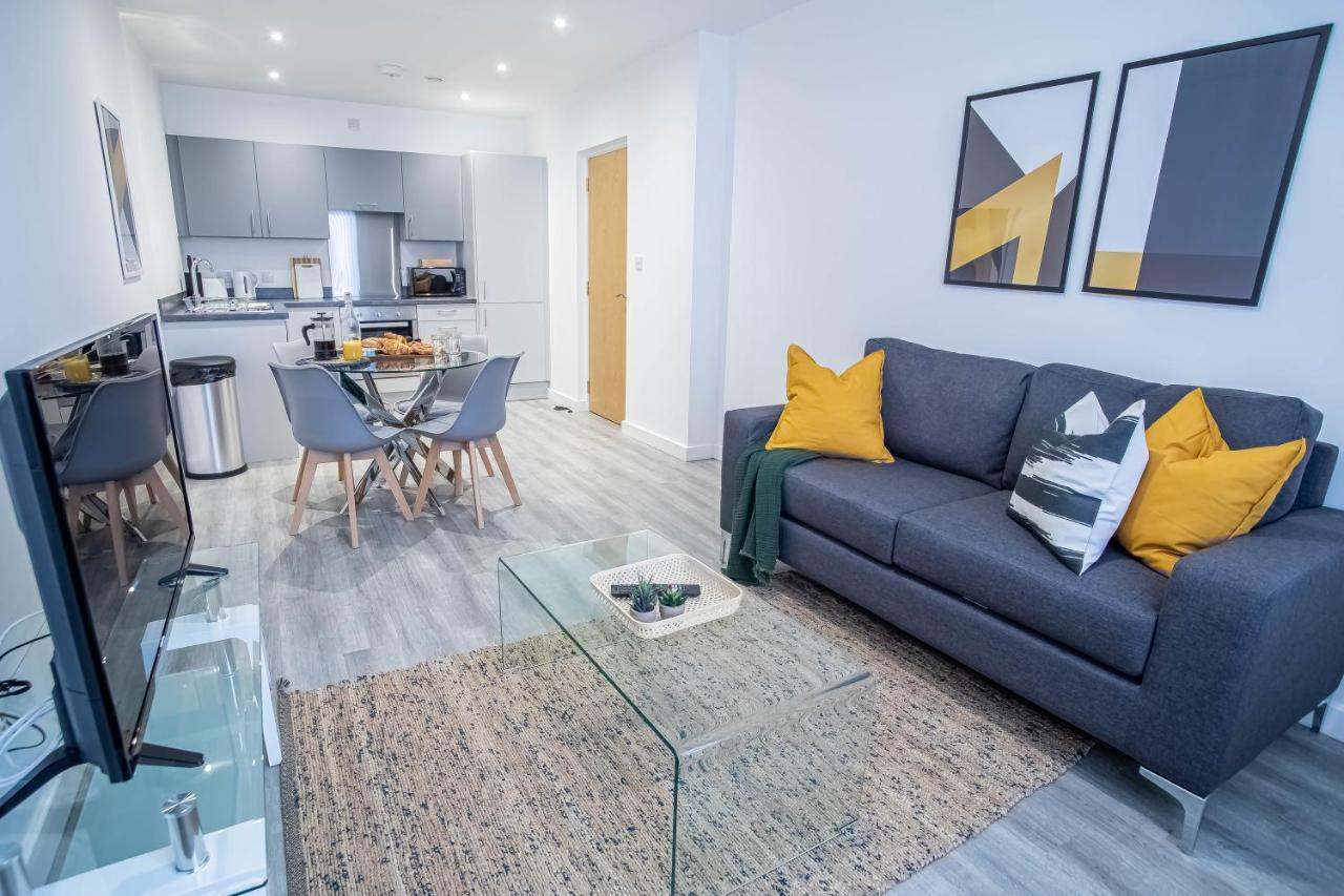 Luxury Apartments Available Next To Train Station - The Wallgate Apartments Wigan - Free Parking Экстерьер фото