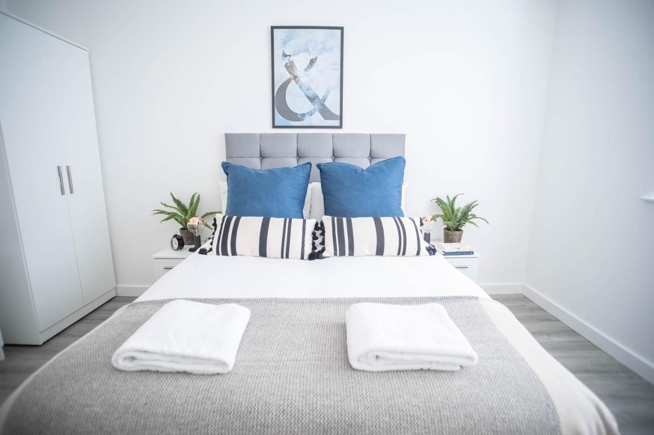 Luxury Apartments Available Next To Train Station - The Wallgate Apartments Wigan - Free Parking Экстерьер фото