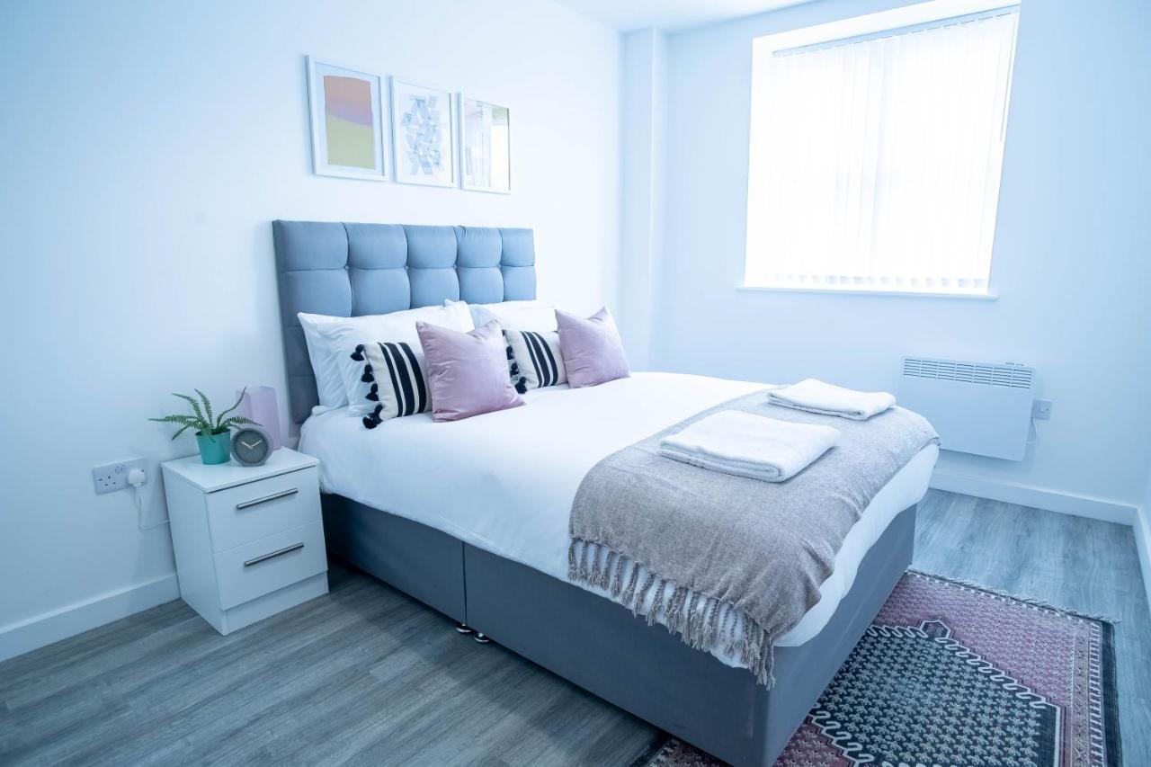 Luxury Apartments Available Next To Train Station - The Wallgate Apartments Wigan - Free Parking Экстерьер фото