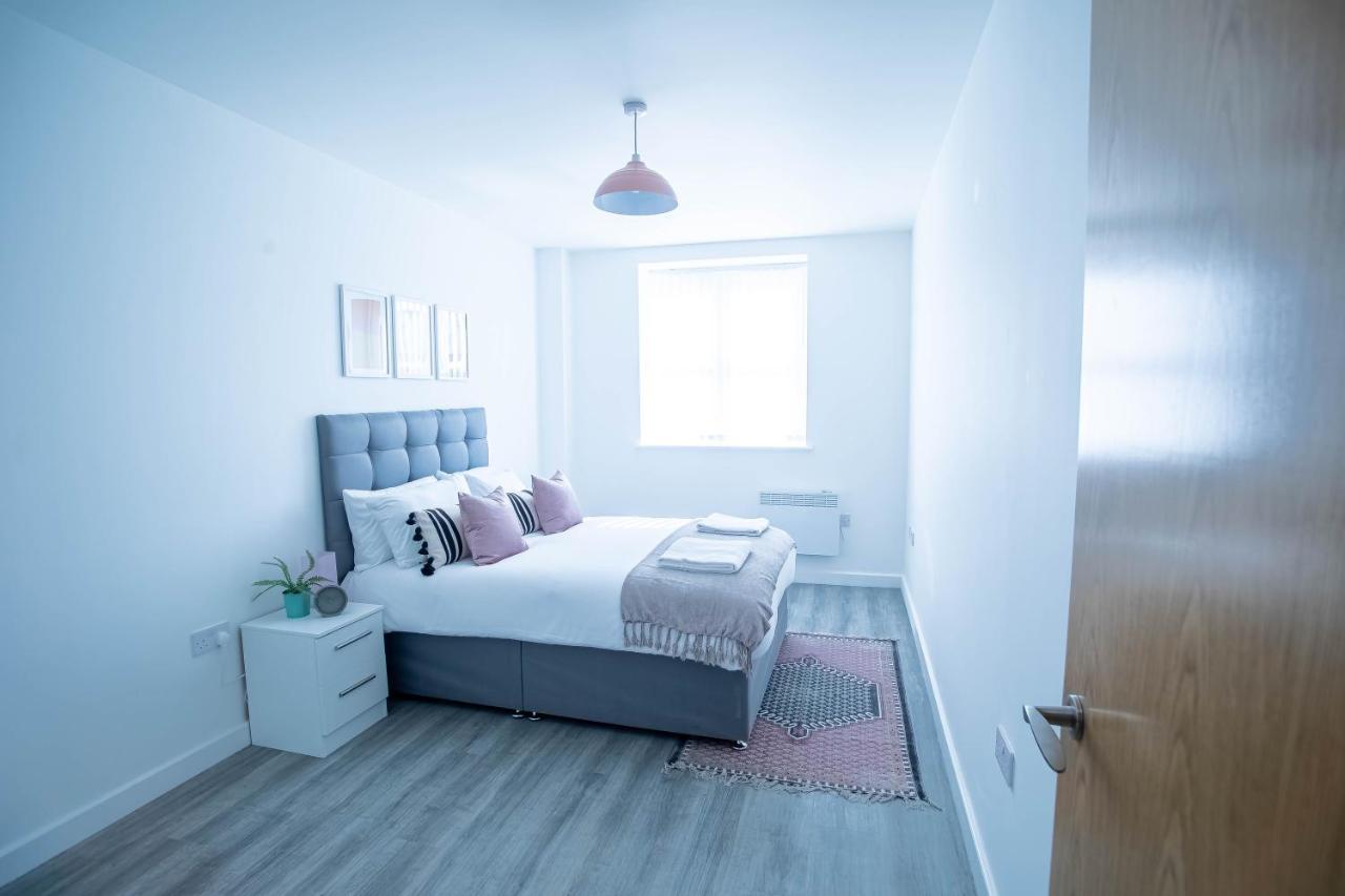 Luxury Apartments Available Next To Train Station - The Wallgate Apartments Wigan - Free Parking Экстерьер фото