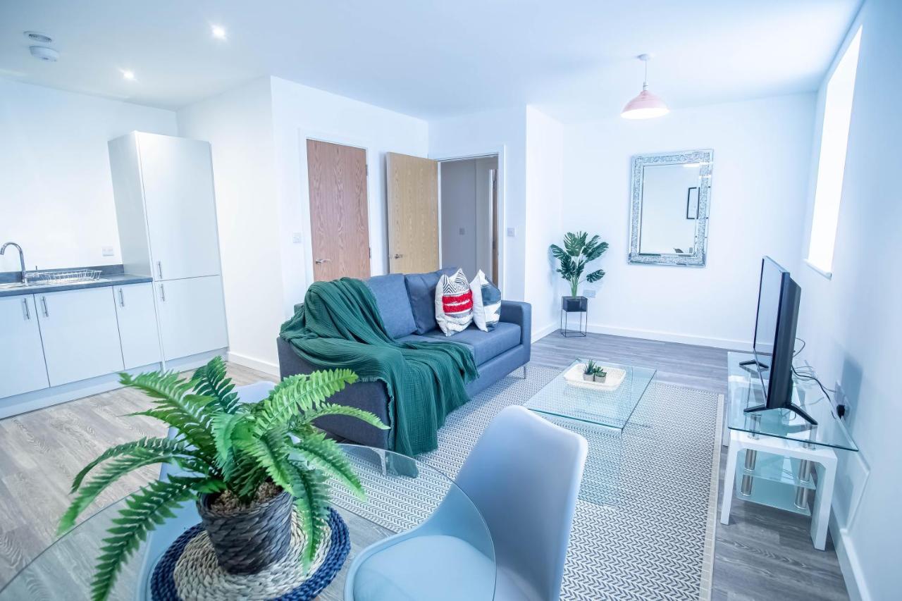 Luxury Apartments Available Next To Train Station - The Wallgate Apartments Wigan - Free Parking Экстерьер фото