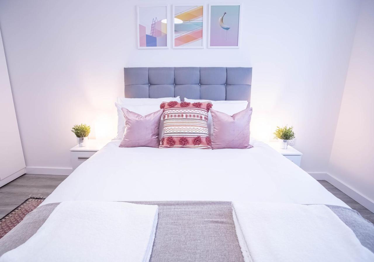 Luxury Apartments Available Next To Train Station - The Wallgate Apartments Wigan - Free Parking Экстерьер фото