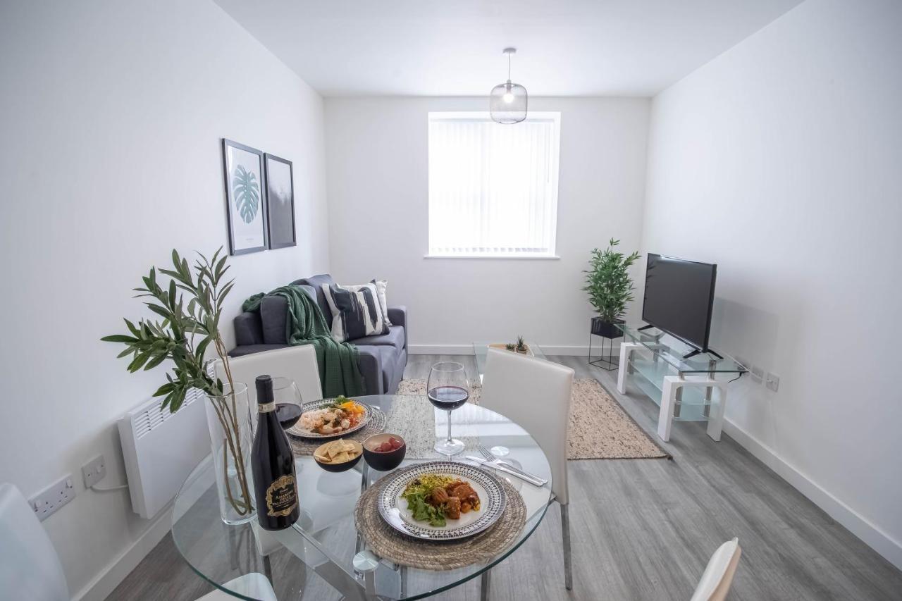 Luxury Apartments Available Next To Train Station - The Wallgate Apartments Wigan - Free Parking Экстерьер фото